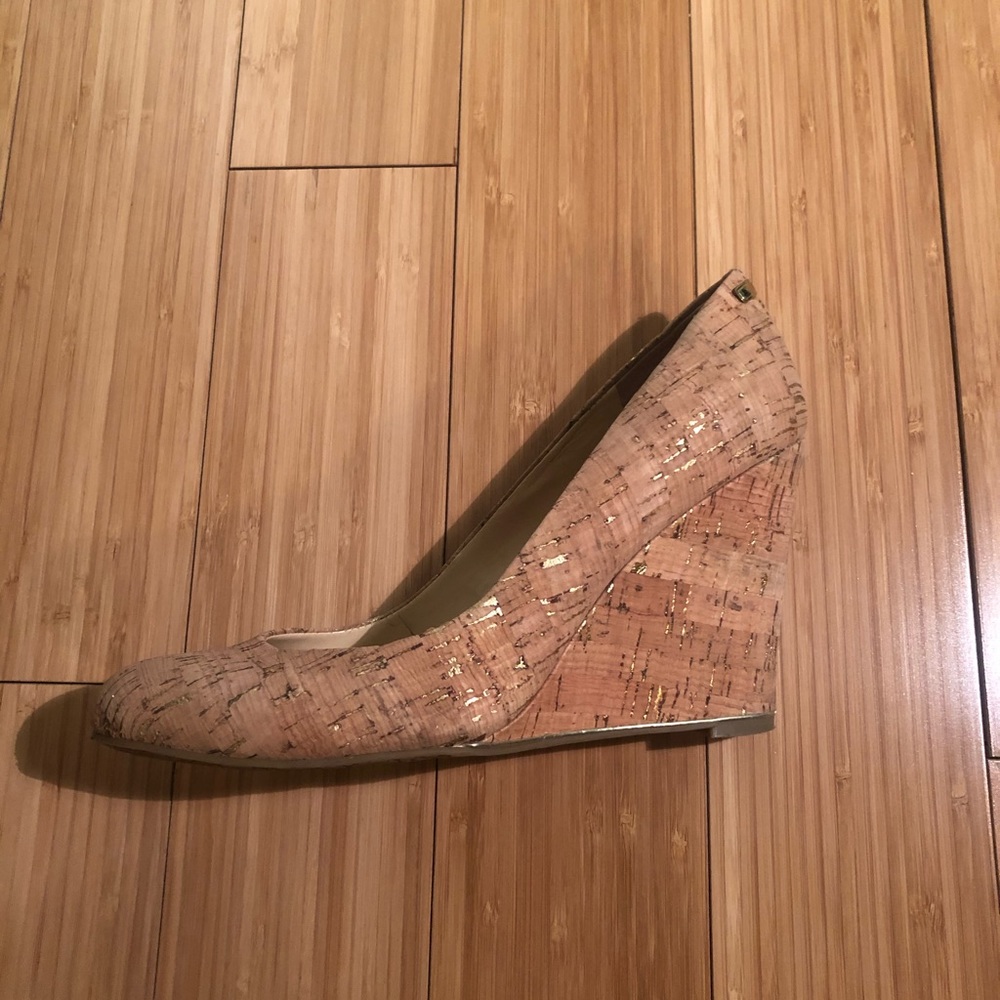 Cork wedge shoe